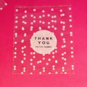 پاکت بستهبندی شفاف با طرح خالخالی سفید و برچسب Thank You For Your Kindness